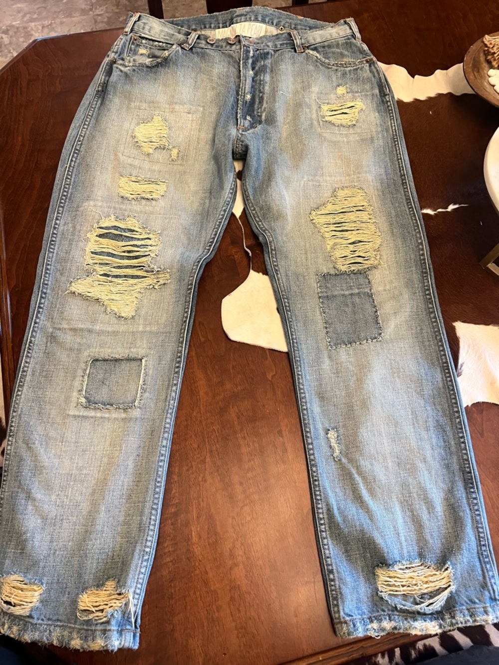 Magnolia Pearl Distressed Blue Denim Jeans
